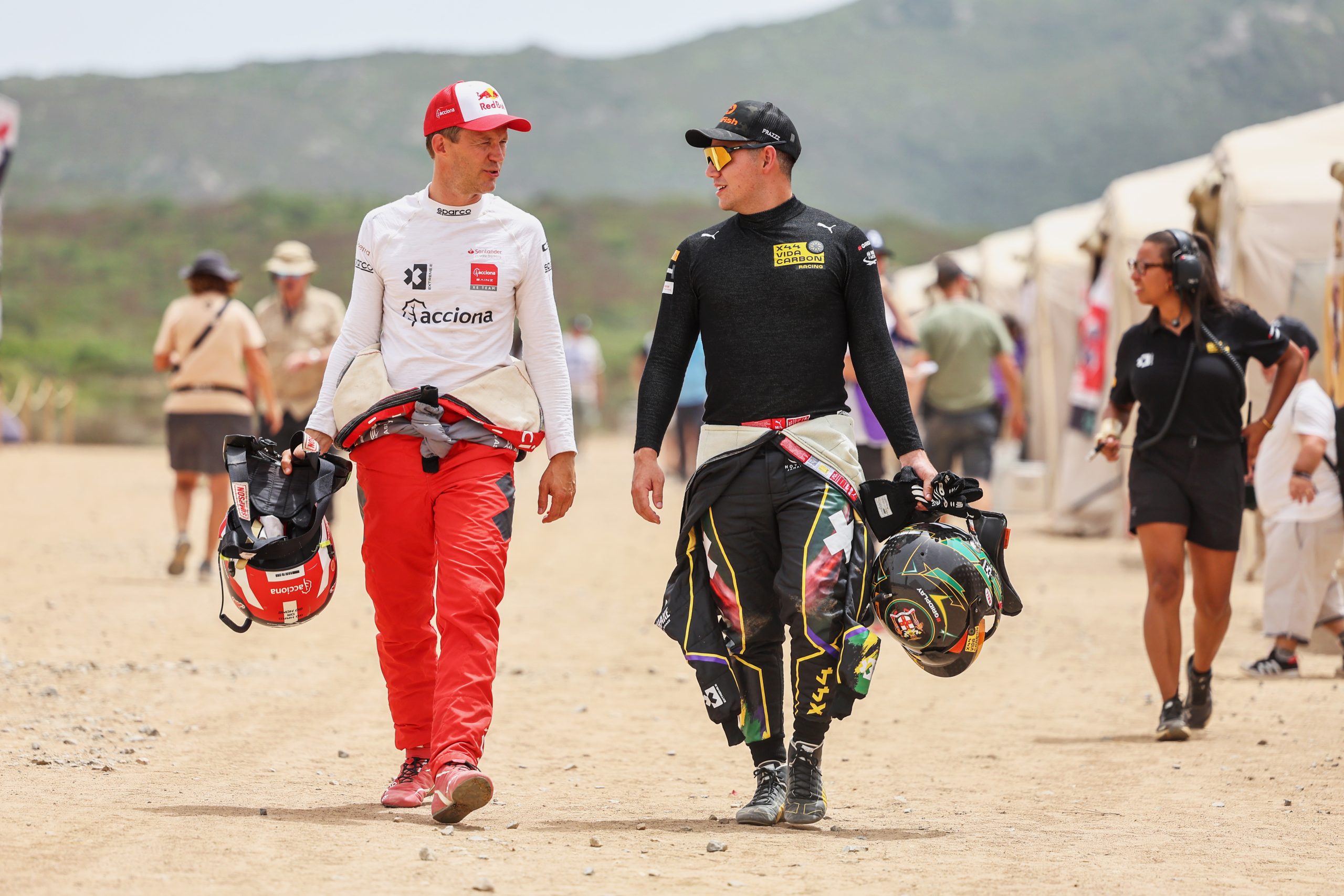 JULY 08: Mattias Ekstrom (SWE), Acciona | Sainz XE Team, and Fraser McConnell (JAM), X44 Vida Carbon Racing during the Island X-Prix on July 08, 2023. (Photo by Colin McMaster / LAT Images)